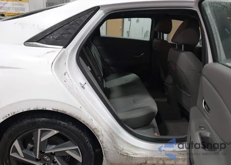 2025 Hyundai Elantra Sel Convenience z USA, uszkodzony, nr VIN KMHLS4DG4SU972391